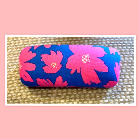Vera Bradley Hard Clamshell Eyeglass Case - Picture 1 of 3